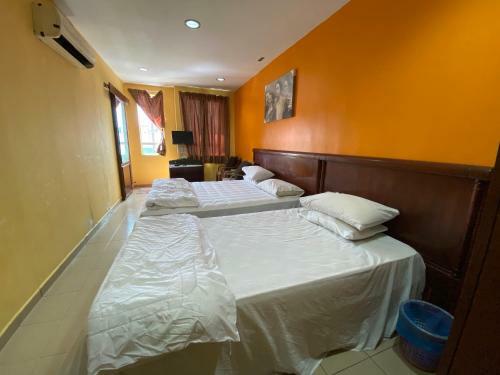 Oyo 90486 Station Hotel
