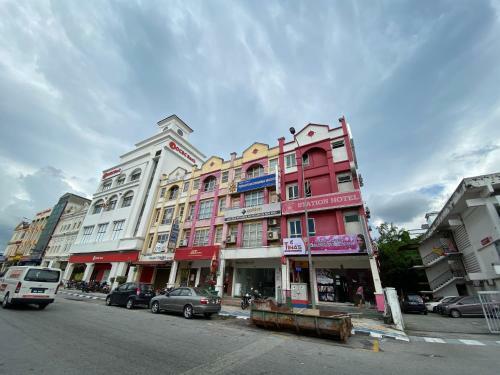 Oyo 90486 Station Hotel
