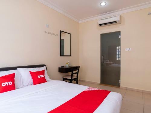 Oyo 89536 Hazris Hotel