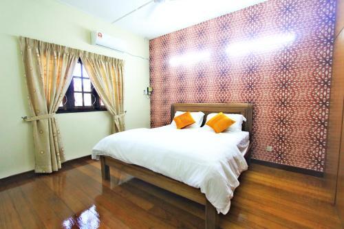 Gajah Villa 82