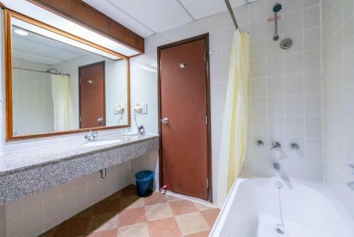 Apartamento Romantic Couple Suite + Beach-front Balcony