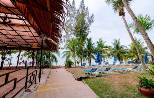Apartamento Beachfront Deluxe Double Loft + Seaview Balcony @ D' Beach Suites