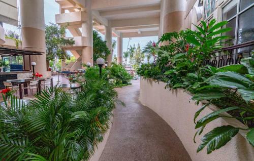 Apartamento Beachfront Deluxe Double Loft + Seaview Balcony @ D' Beach Suites
