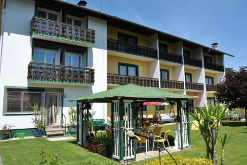 Hostal Hotel Garni G�stehaus Hutter