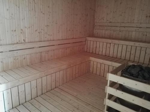 Damen Apartment Usj1