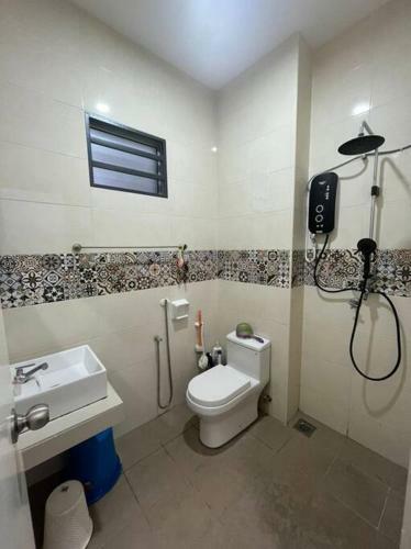 Hadeerna Homestay - Double Storey Terrace