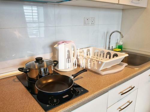 Designed Quiet Studio Home, Cybersquare 15b, Cyberjaya By Flexihome-my