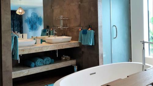 Khaomanee Villa By Roominger