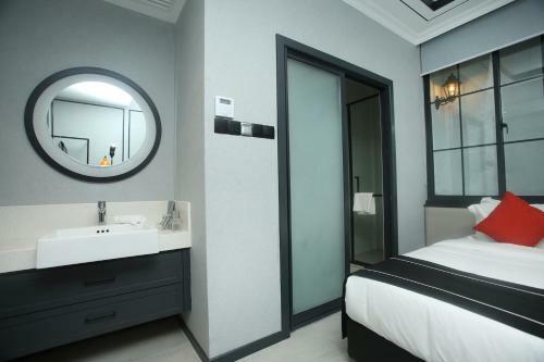 Stanton Hotel