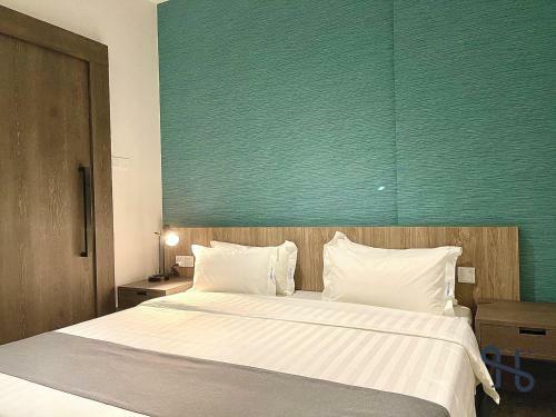 Homesuite' Hotel At Sutera Avenue