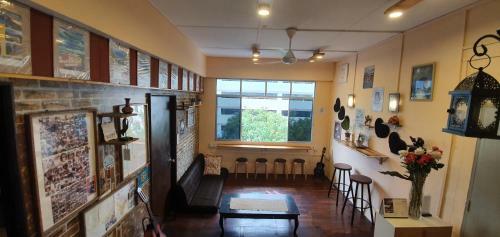 Albergue Escape Backpackers Kk