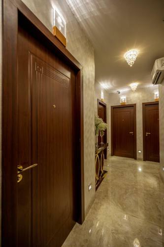 A Residence @ Between Hilton & Cititel Hotel