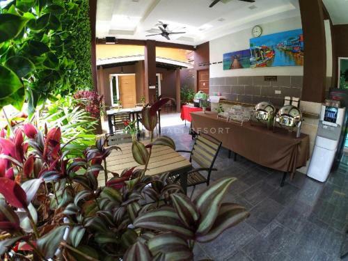 Hotel The Red Warriors Villa Abadi