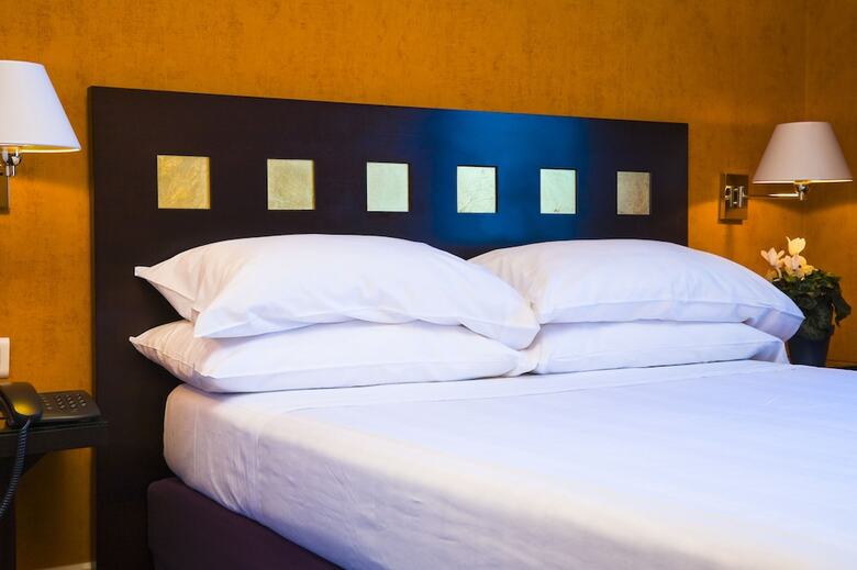 De La Jatte Hotel