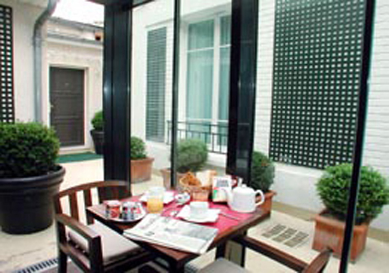 De La Jatte Hotel