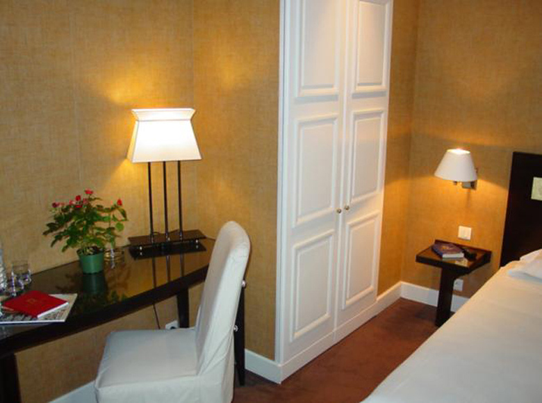 De La Jatte Hotel