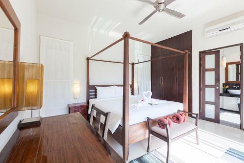 Foxtail Palm Villa