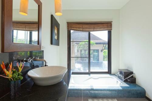 Foxtail Palm Villa