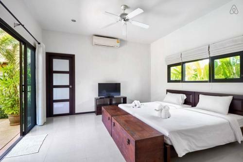 Vacation Pool Villa Naiharn Phuket