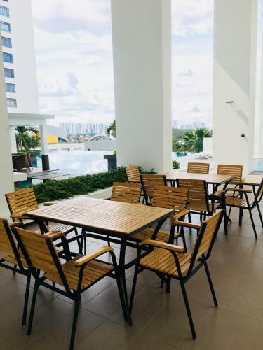 Hostal Pinnacle Tower @ Feel Suites