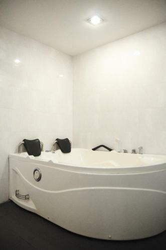 Newland Hotel