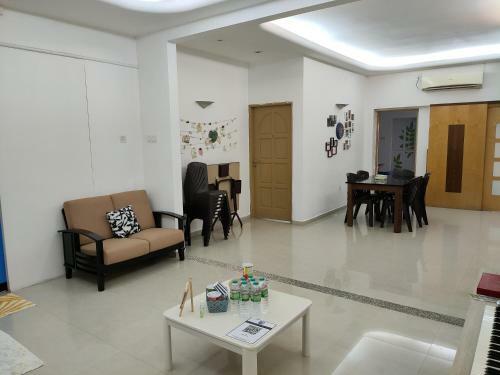 Party Haus For 20 Pax