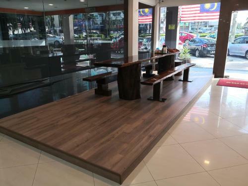 Hotel Zamburger Skudai Kiri