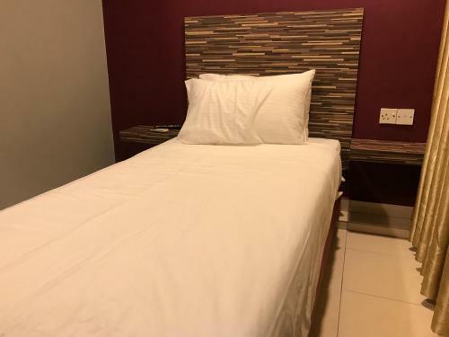 Oyo 90487 K Threegod Hotel