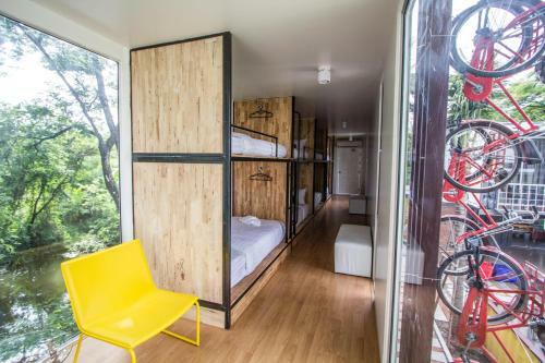 Albergue Ducati Bike Box Hotel