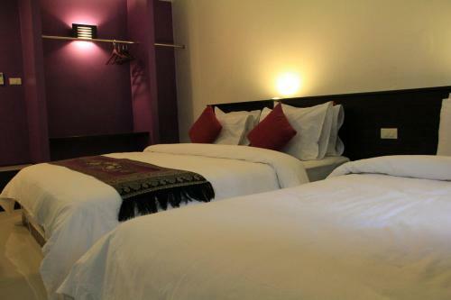 Sri Chumphon Hotel