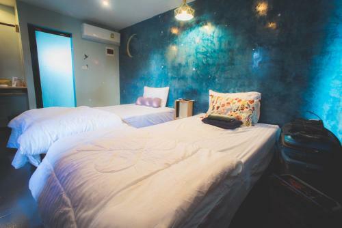 Hostal Patoey House