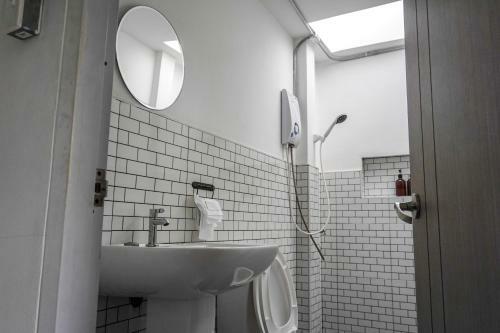 Hostal Patoey House
