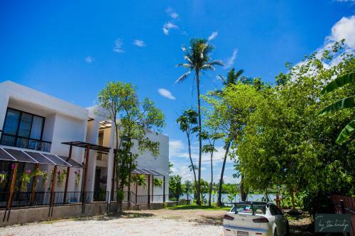 Bed & Breakfast Home By The Bridge - Sha