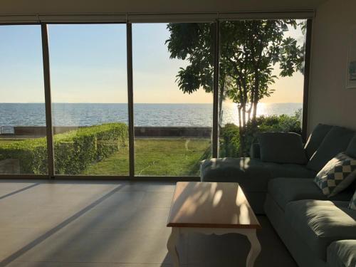Sandbox Beachfront Villa2