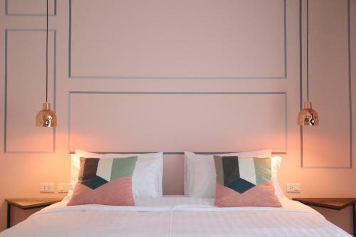 Bed & Breakfast Goodnight Poshtel + Free Netflix