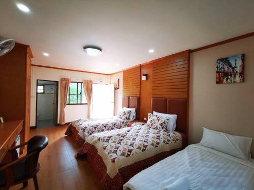 Hotel Rs Phong Riverside Resort