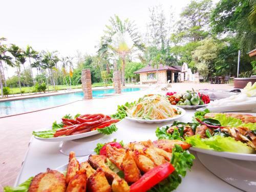 Hotel Rs Phong Riverside Resort
