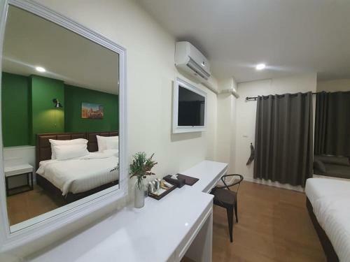Hotel ?????????????