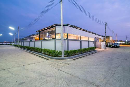 4U Pool Villa
