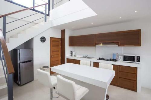 10 Bedroom Luxury Seaview Villas - 5 Mins To Beach