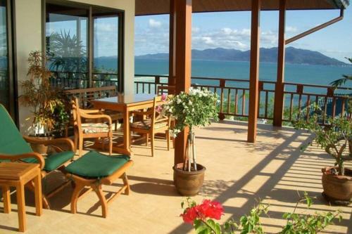 4 Bedroom 300 Degrees Sea View Villa