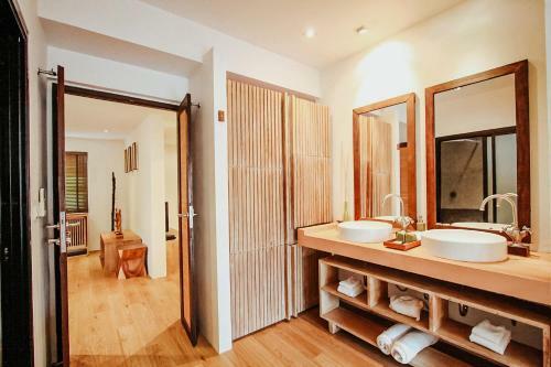 Hotel Mimosa Beachfront Resort And Spa