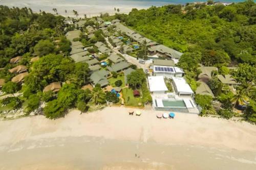 5 Bedroom Sea View Villa 20 Metres From The Beach