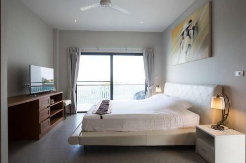2 Bed Seaview Villa 5 Mins To Beach (A2)