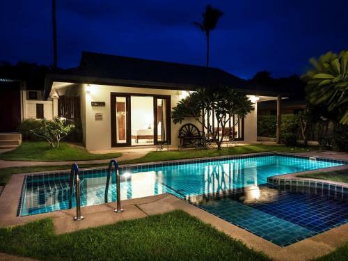 8 Bedroom Villas On Beach Front