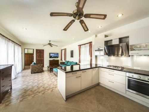 8 Bedroom Villas On Beach Front