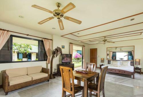 8 Bedroom Villas On Beach Front