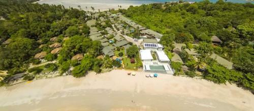 8 Bedroom Villas On Beach Front