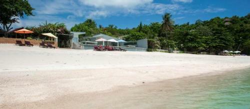 8 Bedroom Villas On Beach Front