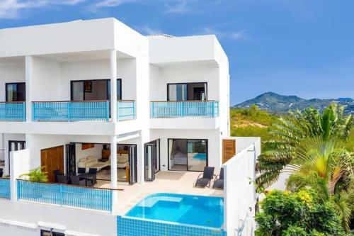 7 Bed Luxury Seaview Villas 5 Mins To Beach